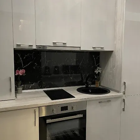 Pic Si Poc Studio Apartment